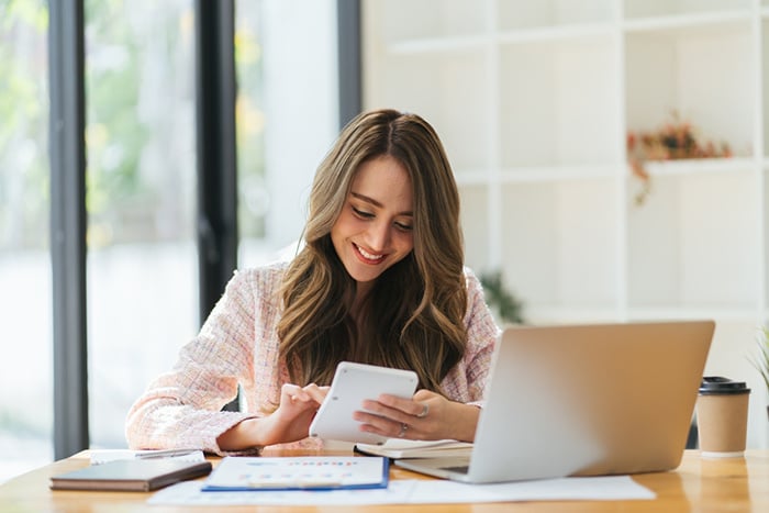 smiliing bookkeeper