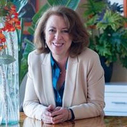 Linda Hunt