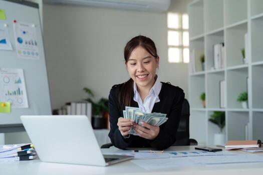 woman counting money